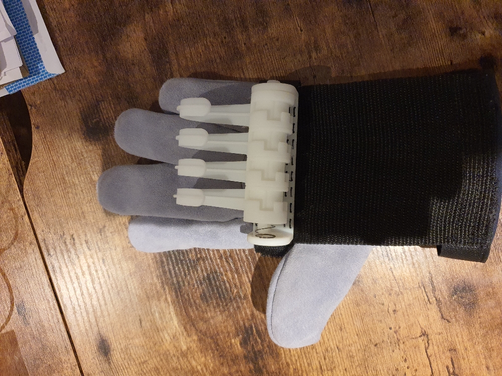 CatMe glove prototype